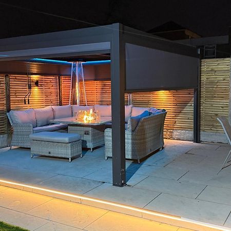 5 Bed Town House Within City Centre And Sleeps Up To 11 With Sky And Netflix Бирмингам Екстериор снимка