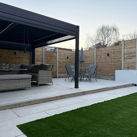 5 Bed Town House Within City Centre And Sleeps Up To 11 With Sky And Netflix Бирмингам Екстериор снимка