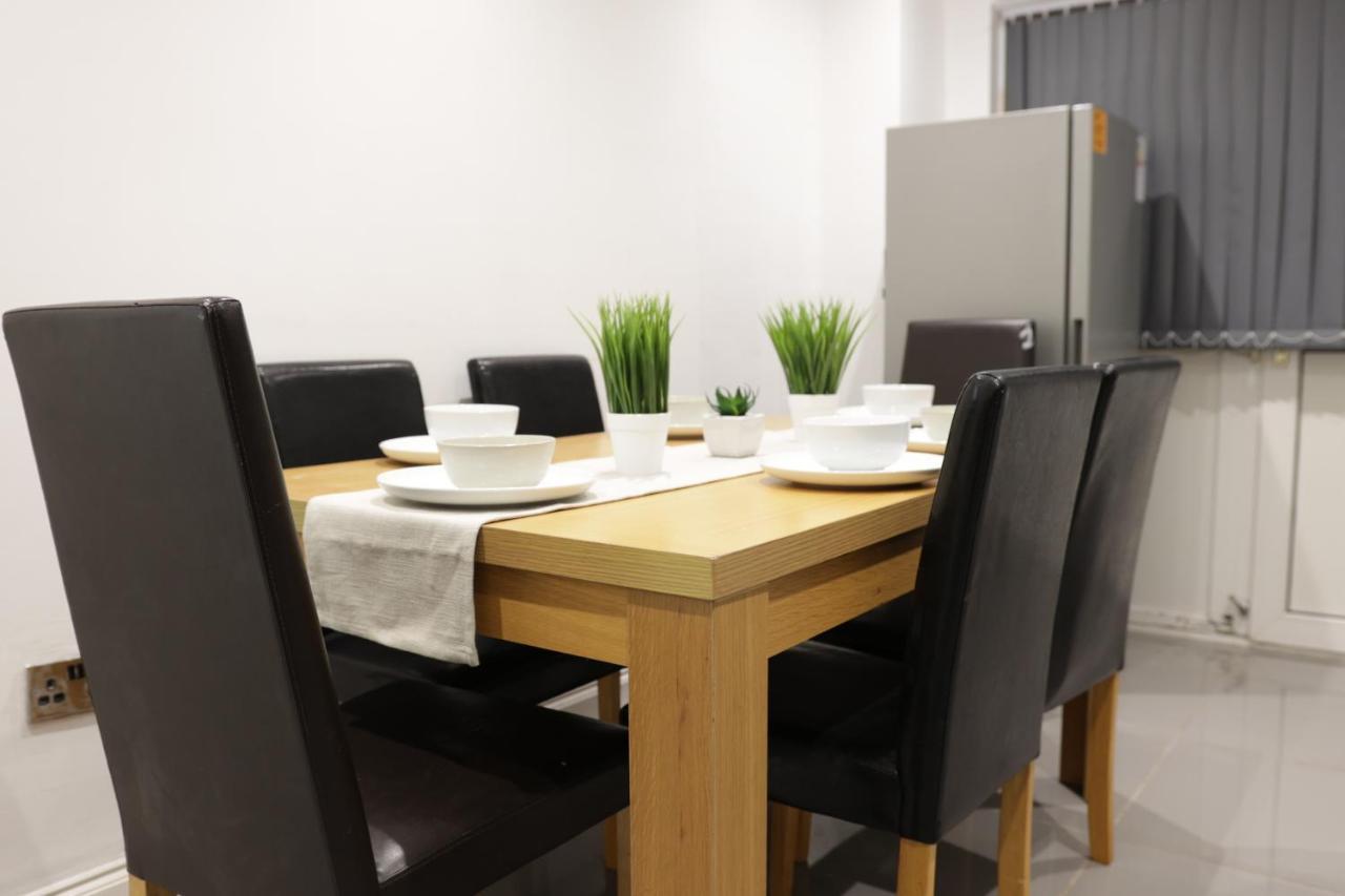 5 Bed Town House Within City Centre And Sleeps Up To 11 With Sky And Netflix Бирмингам Екстериор снимка