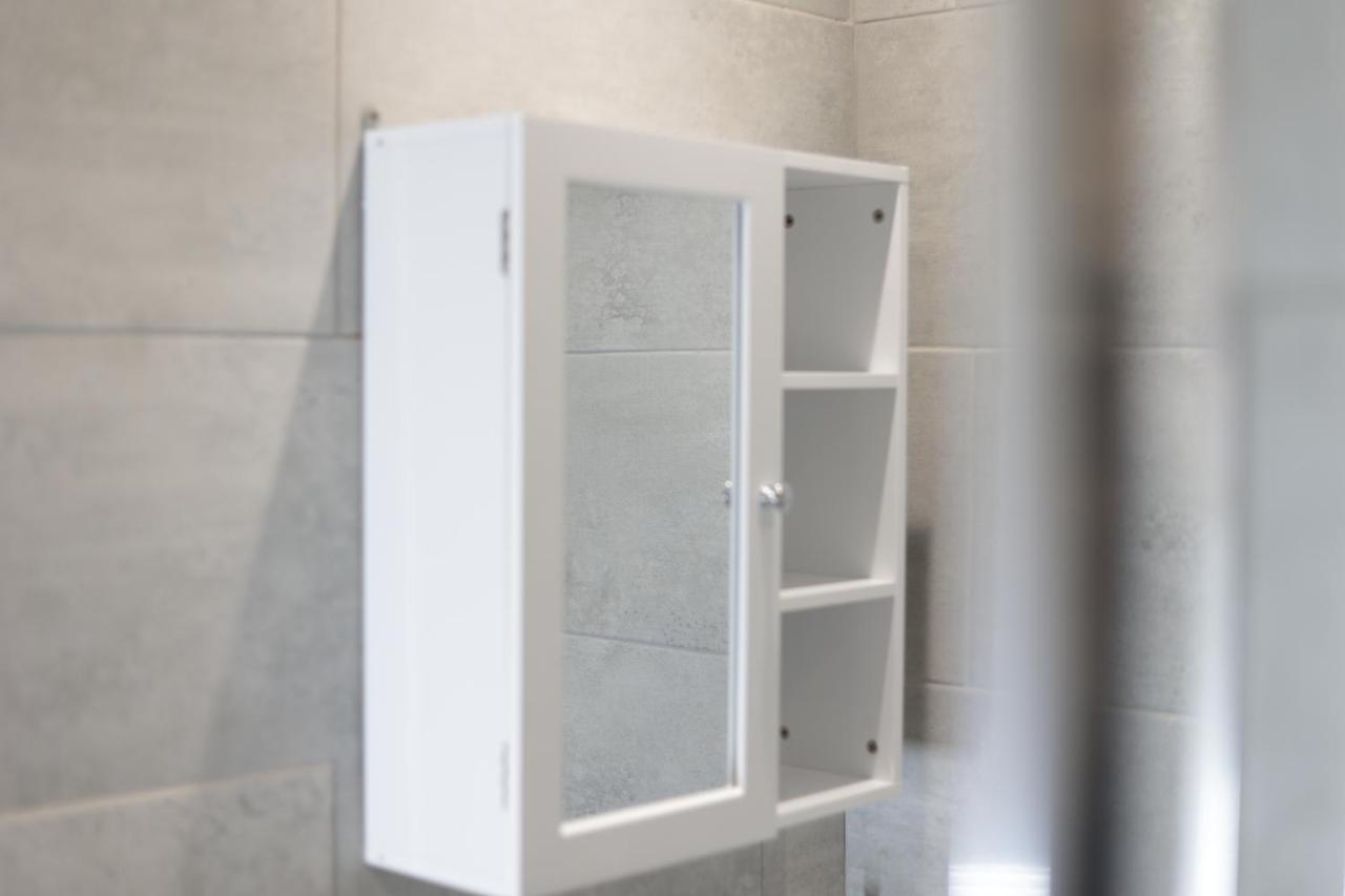 5 Bed Town House Within City Centre And Sleeps Up To 11 With Sky And Netflix Бирмингам Екстериор снимка