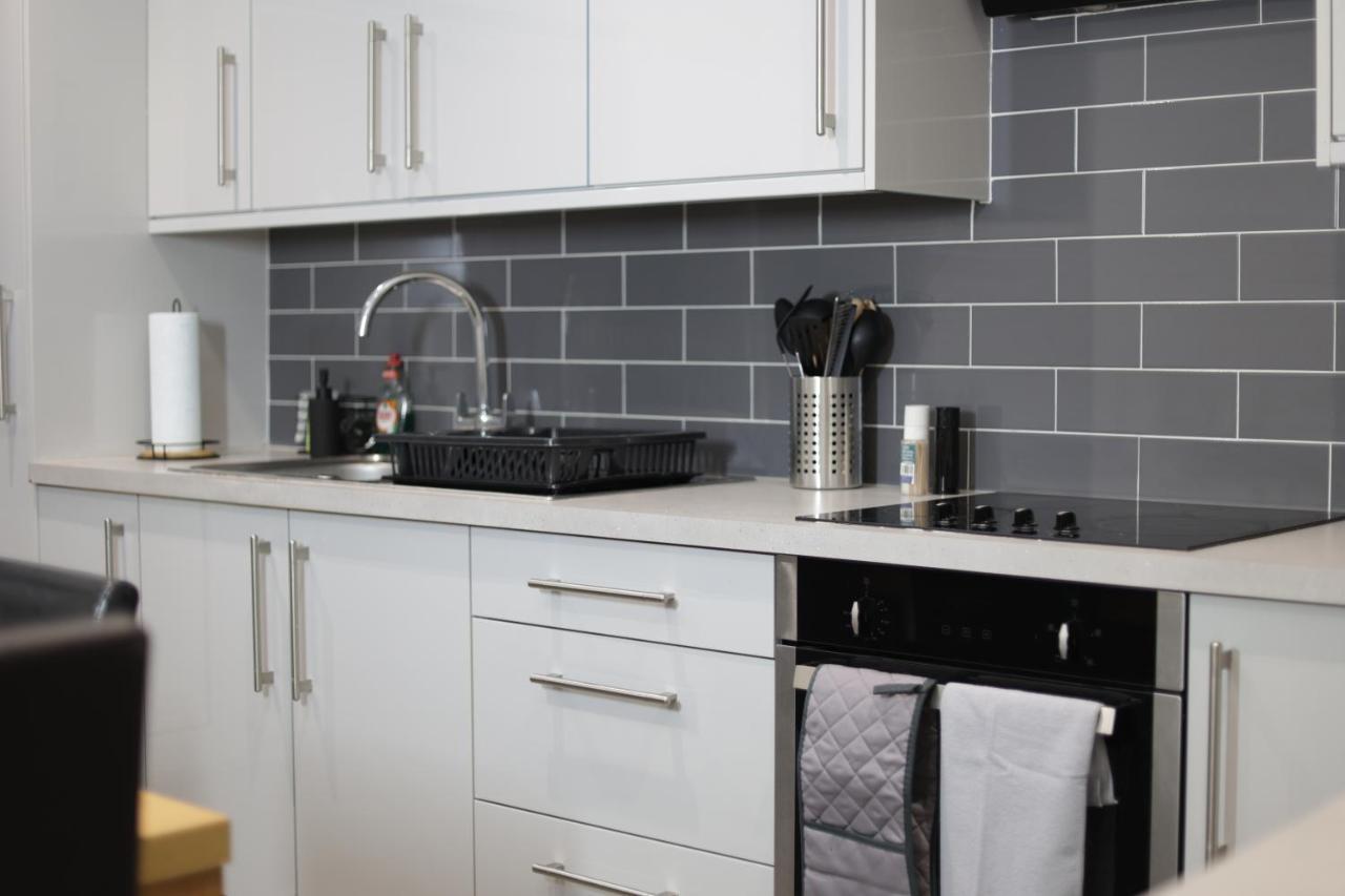 5 Bed Town House Within City Centre And Sleeps Up To 11 With Sky And Netflix Бирмингам Екстериор снимка