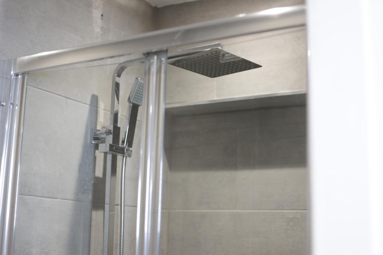 5 Bed Town House Within City Centre And Sleeps Up To 11 With Sky And Netflix Бирмингам Екстериор снимка